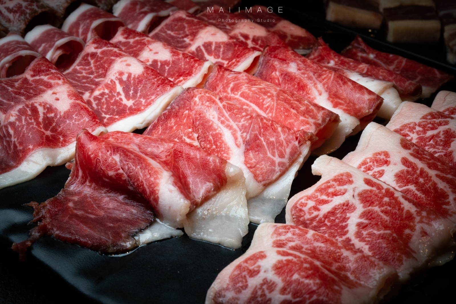 板橋一位難求頂級燒肉吃到飽在這～頂級日本和牛、海鮮吃到爽、清涼生啤無限暢飲只要1399元｜燒肉殿板橋店 /