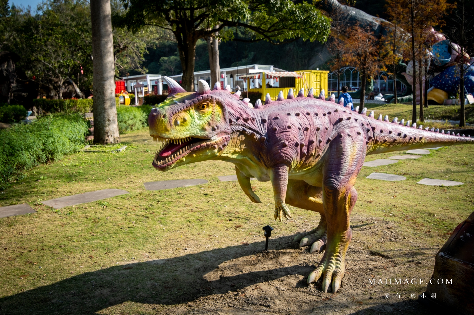 親子旅遊推薦｜全台最吸睛的恐龍主題樂園『HiONE啵比星球』，住合掌屋一秒到日本，享受開門就是巨型恐龍的樂趣！親子旅遊、寵物友善空間