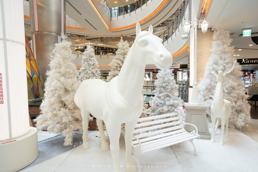 桃園購物｜大江購物中心MetroWalk～最美室內聖誕裝置藝術就在大江，好拍、好買、好好逛！還整年免費停車