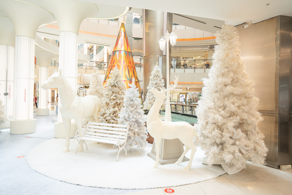 桃園購物｜大江購物中心MetroWalk～最美室內聖誕裝置藝術就在大江，好拍、好買、好好逛！還整年免費停車