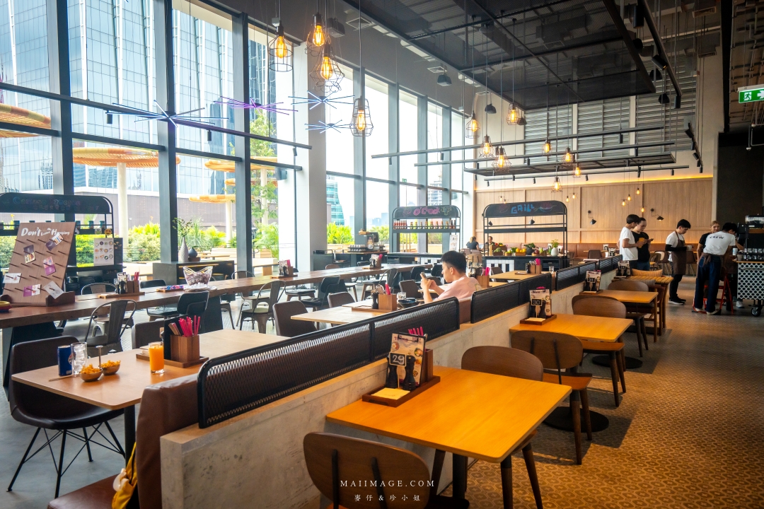 【泰國曼谷住宿推薦】MOXY BANGKOK RATCHAPRASONG ～曼谷全新開幕的時尚飯店，近BTS Siam站去四面佛、水門市場、逛街購物都超便利