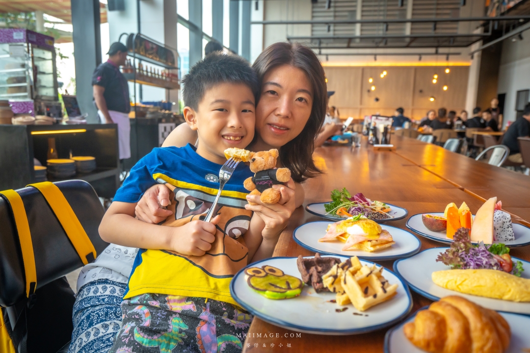 【泰國曼谷住宿推薦】MOXY BANGKOK RATCHAPRASONG ～飯店早餐篇！超可愛的造型鬆餅DIY體驗。