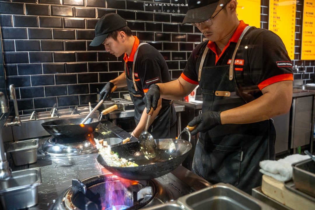 【台北美食】樂炒炒物專門店～炒麵炒飯都是客製化單份現點現炒，想吃什麼自己選！捷運國父紀念館美食、台北大巨蛋美食推薦（菜單）