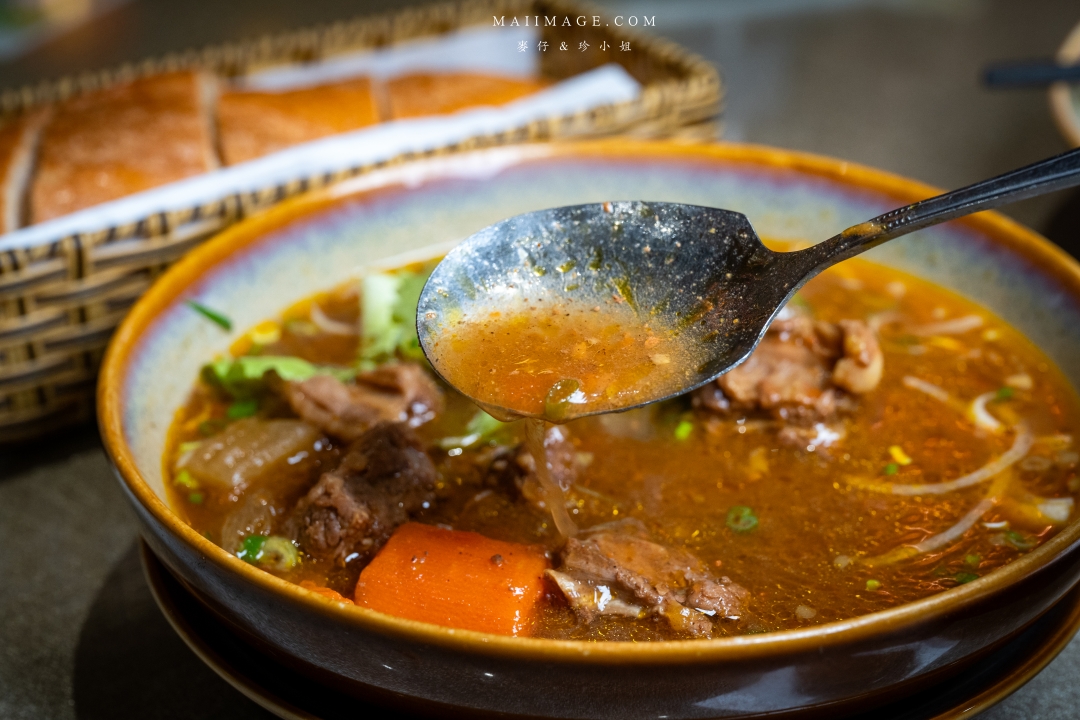 【汐止美食】銘記越南美食～超美的越南庭園景觀餐廳，汐止在地經營25年的正宗越南料理，汐止越南料推薦。