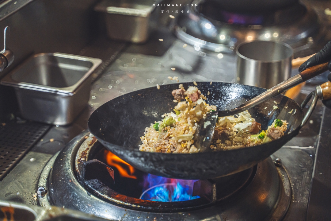 【台北美食】樂炒炒物專門店～炒麵炒飯都是客製化單份現點現炒，想吃什麼自己選！捷運國父紀念館美食、台北大巨蛋美食推薦（菜單）