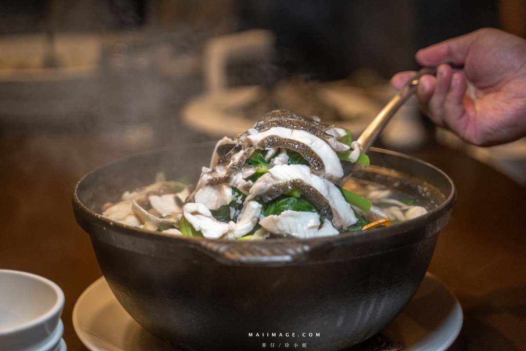 台北美食｜海九澎湖海鮮餐廳～韓國在地頂級活比目魚現在在台灣也吃得到，空運直送新鮮度破表。