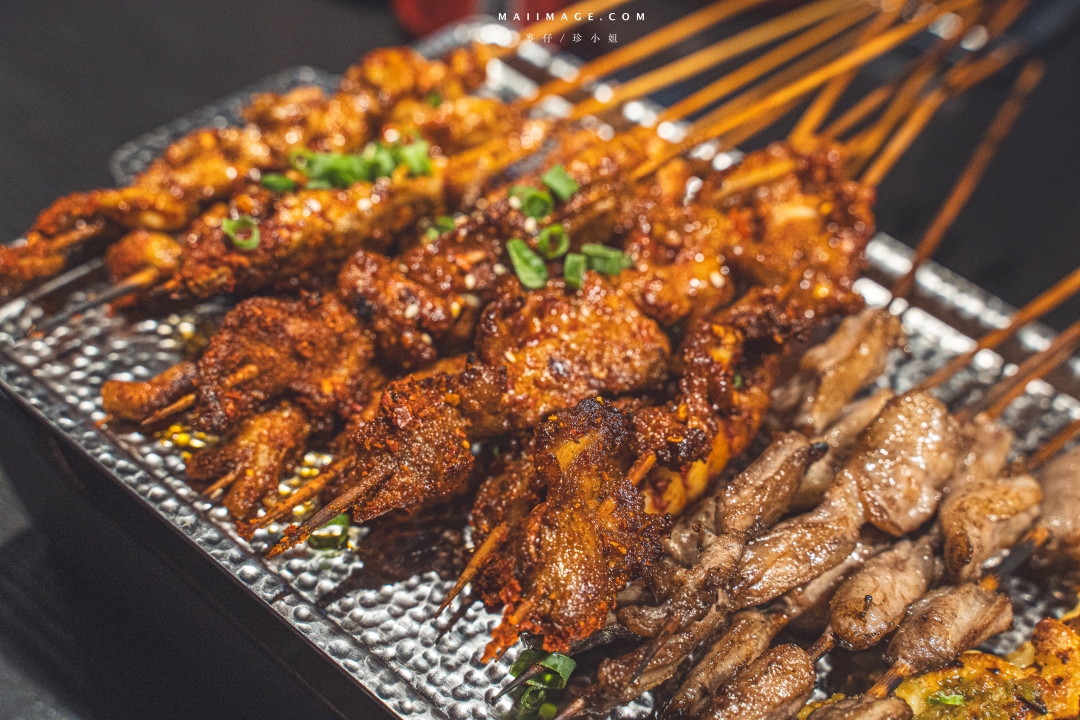 台北美食｜川火成都燒烤～香麻夠味的成都串燒在台北東區就吃得到，捷運忠孝敦化站美食