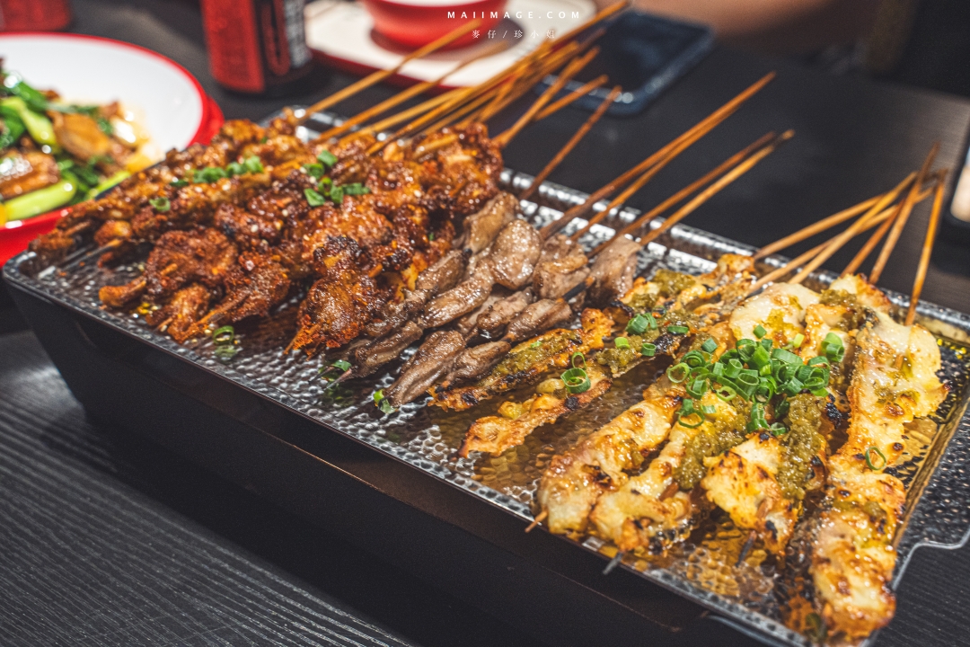 台北美食｜川火成都燒烤～香麻夠味的成都串燒在台北東區就吃得到，捷運忠孝敦化站美食