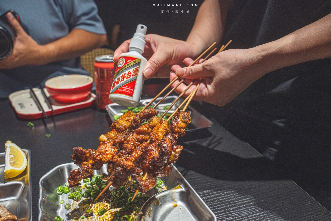 台北美食｜川火成都燒烤～香麻夠味的成都串燒在台北東區就吃得到，捷運忠孝敦化站美食