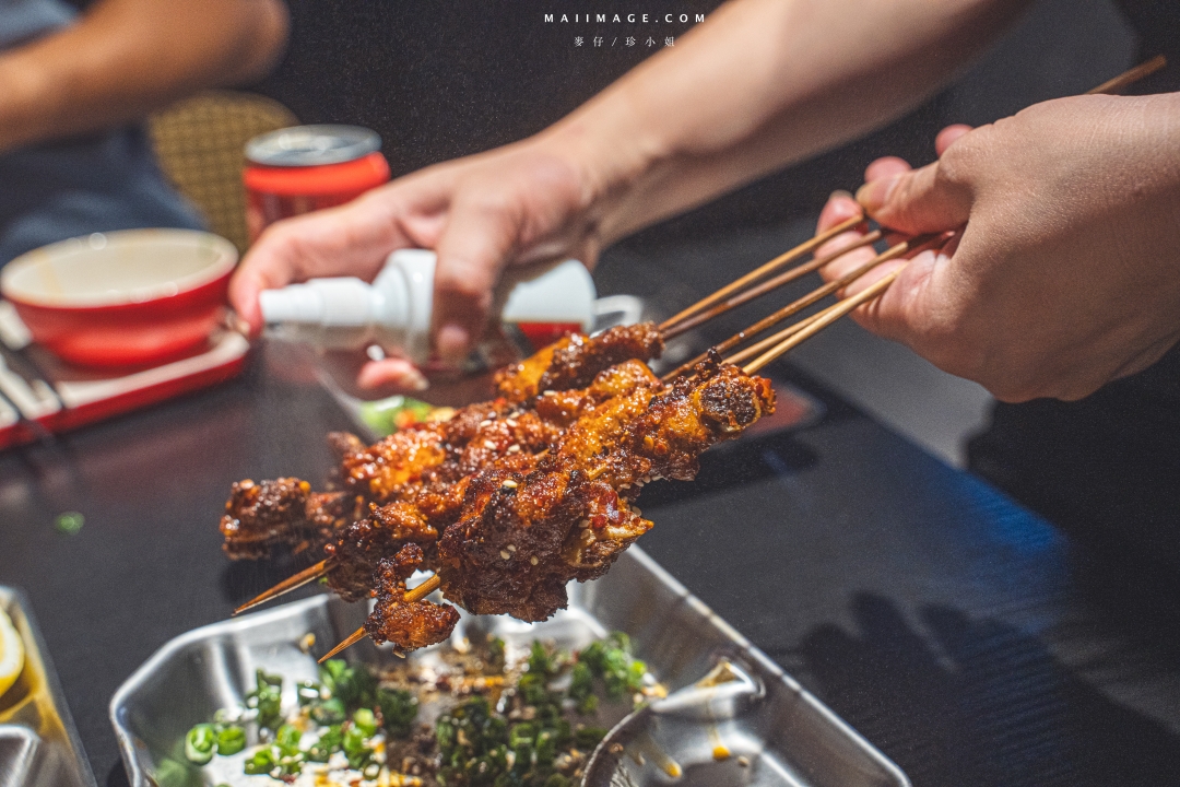 台北美食｜川火成都燒烤～香麻夠味的成都串燒在台北東區就吃得到，捷運忠孝敦化站美食