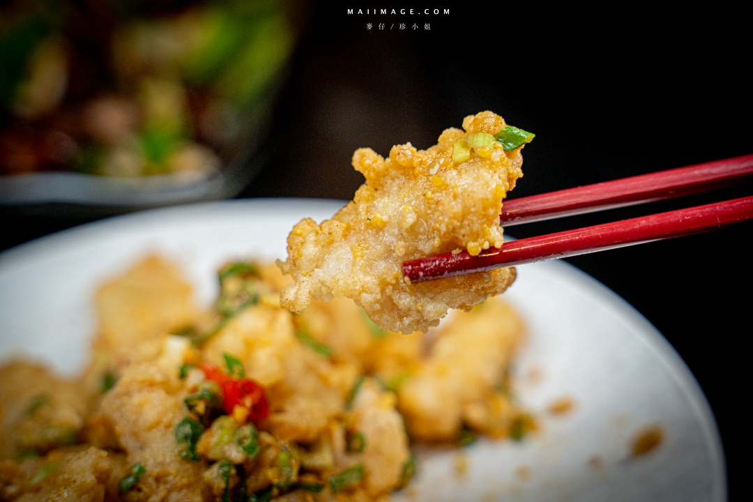 【台北美食】粥起 粥底火鍋．熱炒～今年冬天不能不知道的粥底火鍋。當月壽星來用餐就送18顆大文蛤，捷運大安站美食