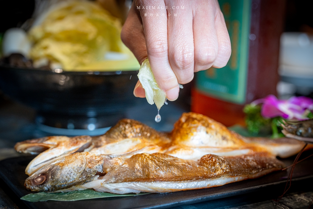 【台北美食】老撈麻辣鍋新派火鍋私房料理～台北必吃麻辣鍋，輝達黃仁勳都愛不釋手、捷運南京復興美食