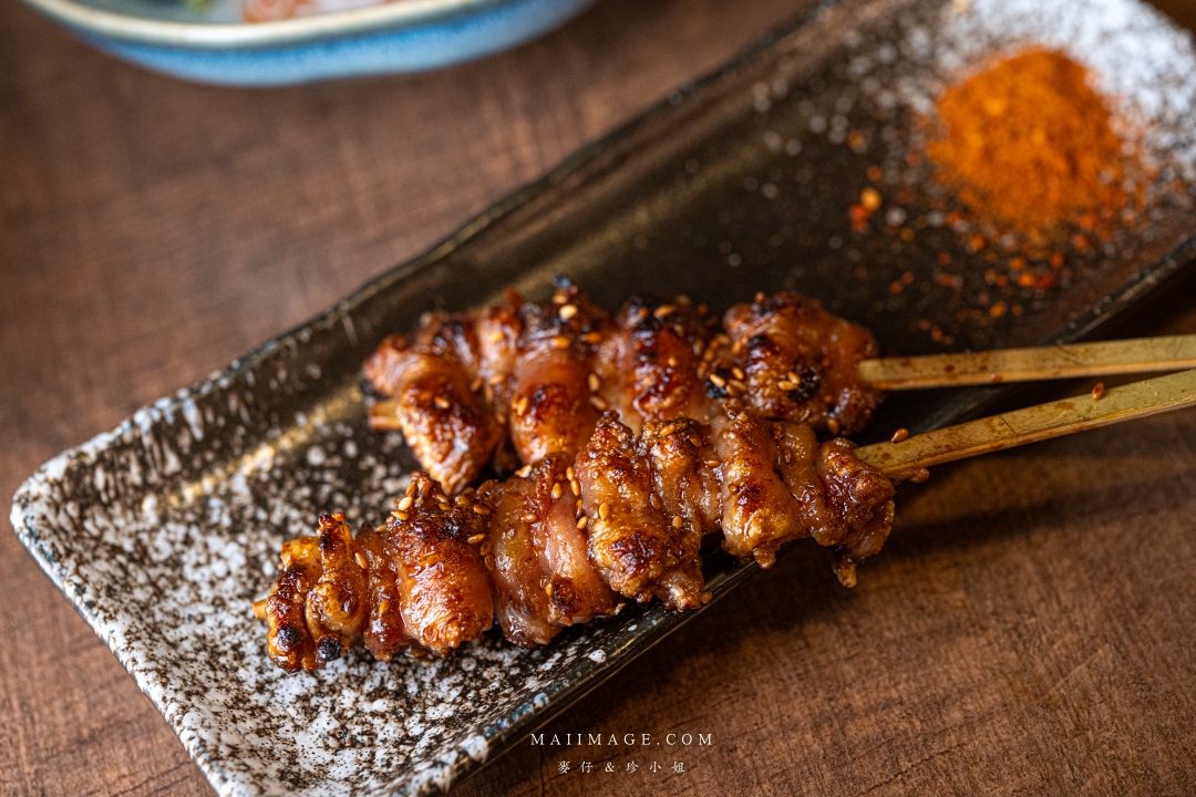 【板橋美食】炭吉郎炭火居酒屋～板橋板新捷運站超高人氣居酒屋，聚餐首選！