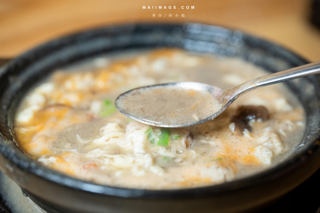 【三重美食】神居居酒屋～三重最有溫度的巷弄深夜食堂在這！營業到凌晨三點鐘，越晚人潮越多！居酒屋也能像是回家一樣的舒適、捷運三重站美食推薦