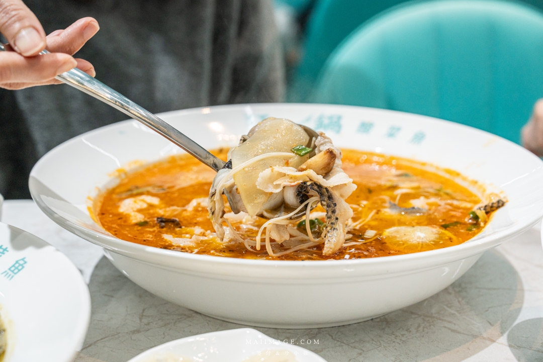 【台北美食】狂一鍋酸菜魚西門店～「狂一鍋酸菜魚」到底在紅甚麼？一口酸菜一口魚，酸辣得很自然，後韻回甘！精品食尚美學用餐體驗 風潮正夯。肉多多、明水然樂兩大新創姊妹品牌，2025樂多多集團最新力作。