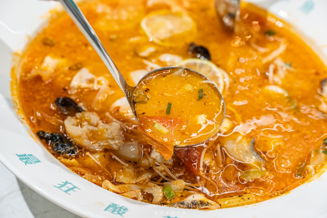 【台北美食】狂一鍋酸菜魚西門店～「狂一鍋酸菜魚」到底在紅甚麼？一口酸菜一口魚，酸辣得很自然，後韻回甘！精品食尚美學用餐體驗 風潮正夯。肉多多、明水然樂兩大新創姊妹品牌，2025樂多多集團最新力作。