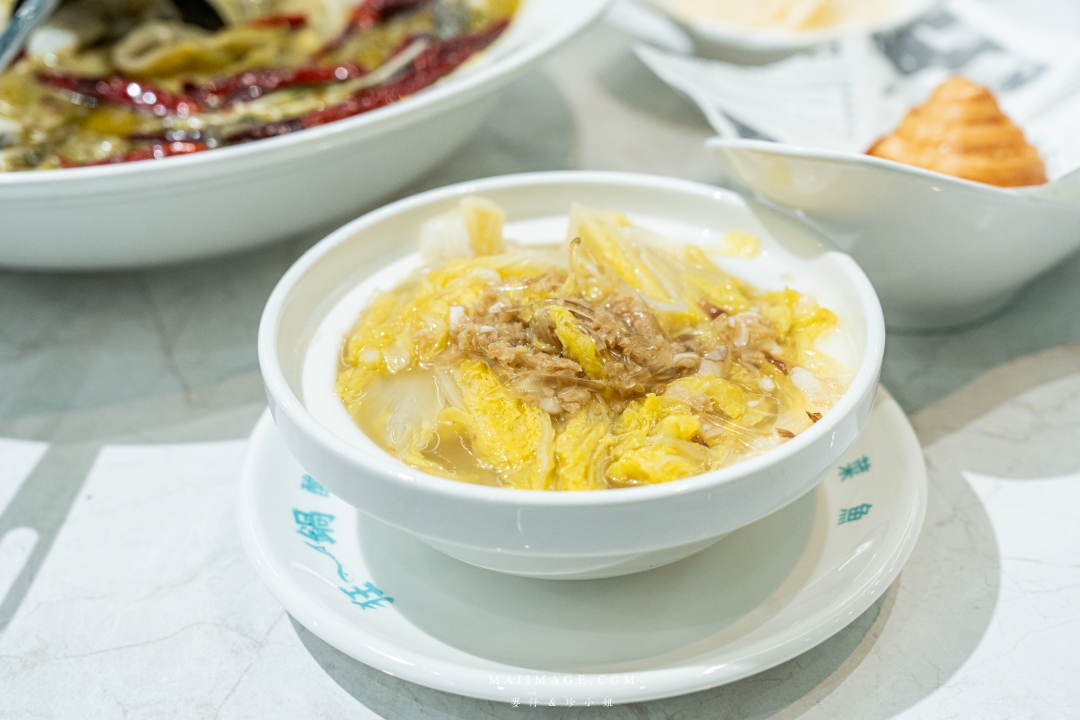 【台北美食】狂一鍋酸菜魚西門店～「狂一鍋酸菜魚」到底在紅甚麼？一口酸菜一口魚，酸辣得很自然，後韻回甘！精品食尚美學用餐體驗 風潮正夯。肉多多、明水然樂兩大新創姊妹品牌，2025樂多多集團最新力作。