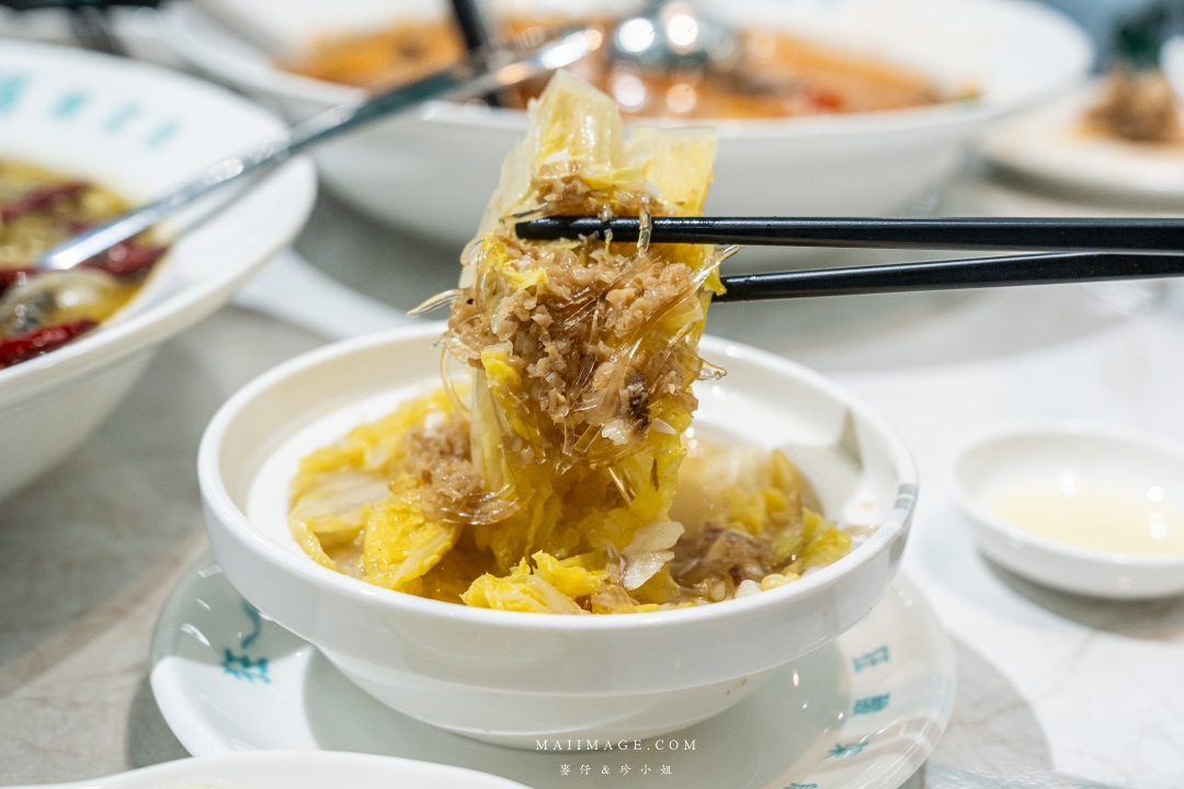 【台北美食】狂一鍋酸菜魚西門店～「狂一鍋酸菜魚」到底在紅甚麼？一口酸菜一口魚，酸辣得很自然，後韻回甘！精品食尚美學用餐體驗 風潮正夯。肉多多、明水然樂兩大新創姊妹品牌，2025樂多多集團最新力作。