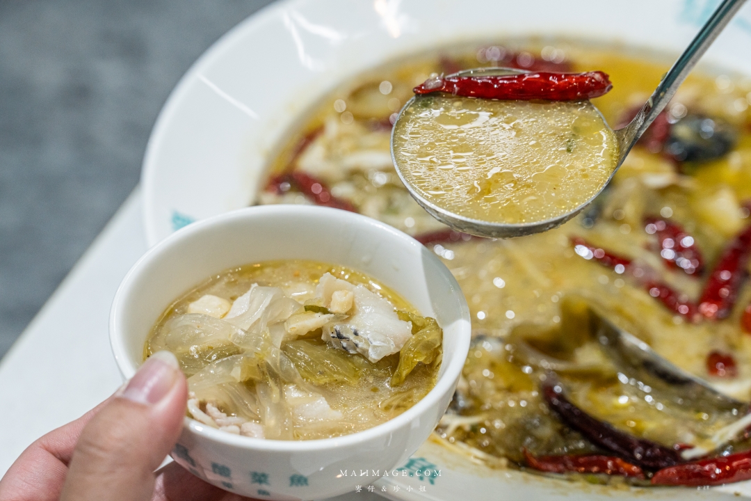 【台北美食】狂一鍋酸菜魚西門店～「狂一鍋酸菜魚」到底在紅甚麼？一口酸菜一口魚，酸辣得很自然，後韻回甘！精品食尚美學用餐體驗 風潮正夯。肉多多、明水然樂兩大新創姊妹品牌，2025樂多多集團最新力作。