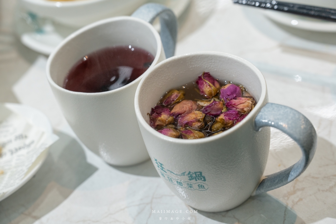 【台北美食】狂一鍋酸菜魚西門店～「狂一鍋酸菜魚」到底在紅甚麼？一口酸菜一口魚，酸辣得很自然，後韻回甘！精品食尚美學用餐體驗 風潮正夯。肉多多、明水然樂兩大新創姊妹品牌，2025樂多多集團最新力作。