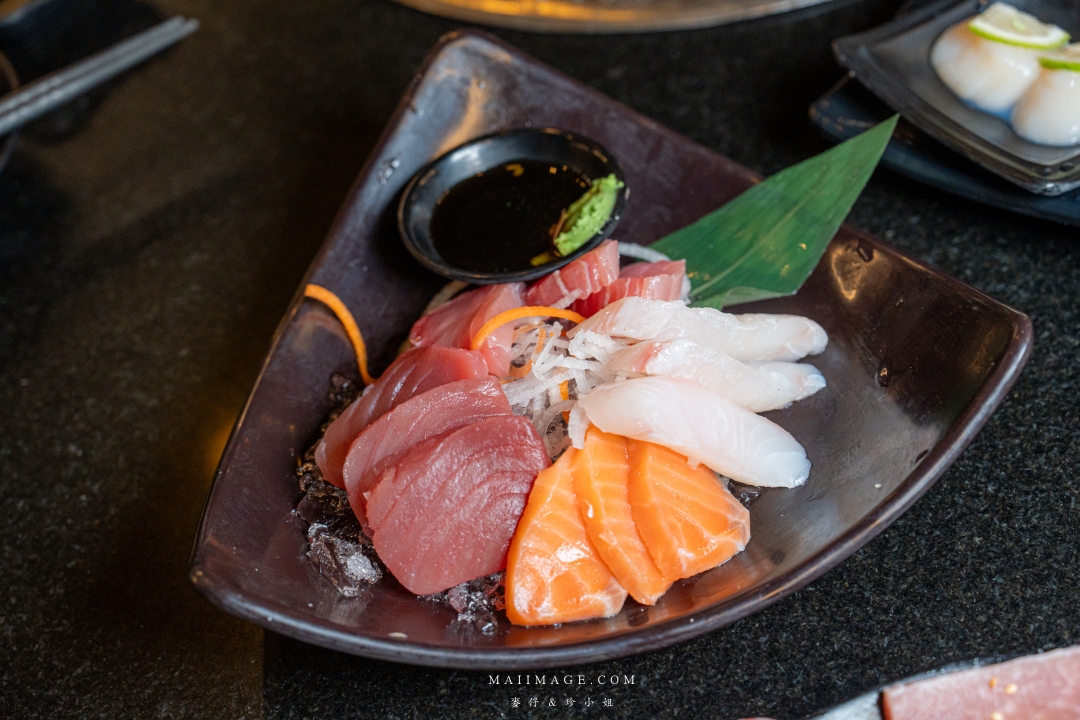 【桃園美食】匠夯日式燒肉～桃園吃到飽燒肉的天花板，老闆把吃到飽當作單點店在經營！專人剝蝦、桌邊代烤、食材講究，真的沒有不吃的道理。桃園藝文特區燒肉推薦