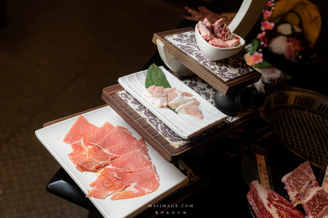 【桃園美食】匠夯日式燒肉～桃園吃到飽燒肉的天花板，老闆把吃到飽當作單點店在經營！專人剝蝦、桌邊代烤、食材講究，真的沒有不吃的道理。桃園藝文特區燒肉推薦