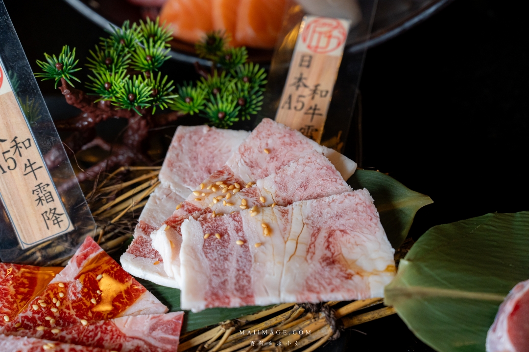 【桃園美食】匠夯日式燒肉～桃園吃到飽燒肉的天花板，老闆把吃到飽當作單點店在經營！專人剝蝦、桌邊代烤、食材講究，真的沒有不吃的道理。桃園藝文特區燒肉推薦