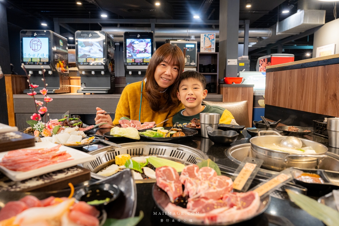 【桃園美食】匠夯日式燒肉～桃園吃到飽燒肉的天花板，老闆把吃到飽當作單點店在經營！專人剝蝦、桌邊代烤、食材講究，真的沒有不吃的道理。桃園藝文特區燒肉推薦