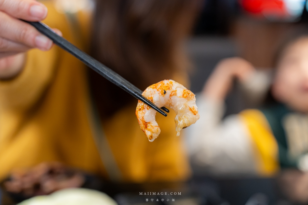 【桃園美食】匠夯日式燒肉～桃園吃到飽燒肉的天花板，老闆把吃到飽當作單點店在經營！專人剝蝦、桌邊代烤、食材講究，真的沒有不吃的道理。桃園藝文特區燒肉推薦