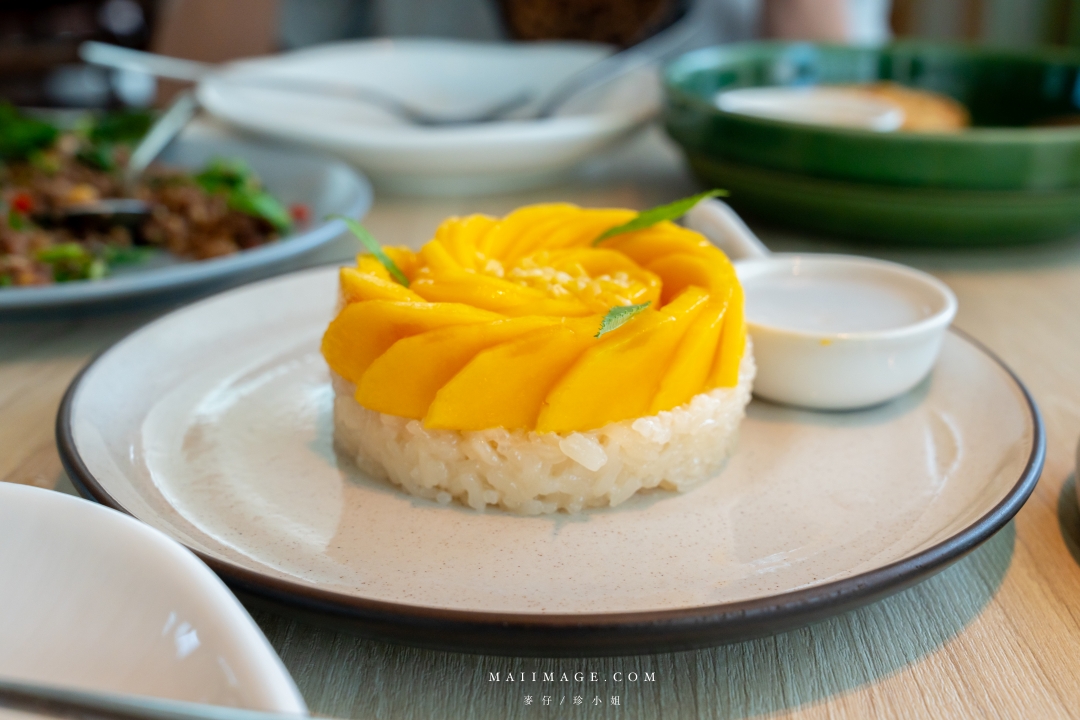 【泰國曼谷美食】BK SALON～2026曼谷最強純白建築“糯米竹簍”造型餐廳！米其林名廚 Chef Ton 的最新力作，曼谷沙吞區美食推薦。