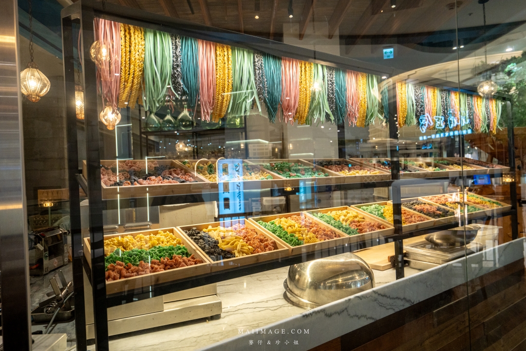 【桃園美食】MOLINO中壢大江店～2025母親節套餐、大江購物中心必吃美食