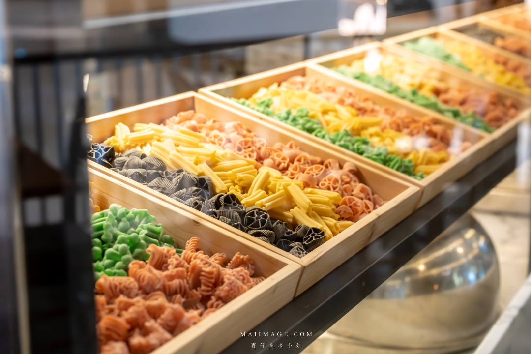 【桃園美食】MOLINO中壢大江店～2025母親節套餐、大江購物中心必吃美食