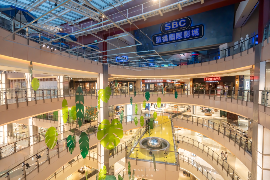 【桃園購物推薦】大江購物中心Metrowalk～2025母親節全攻略！大江國際購物中心春夏限定裝置藝術、美食好拍又好吃，讓媽咪嗨翻天！中壢親子一日遊路線，＋全年免費停車，大江才是真正的桃園之光！
