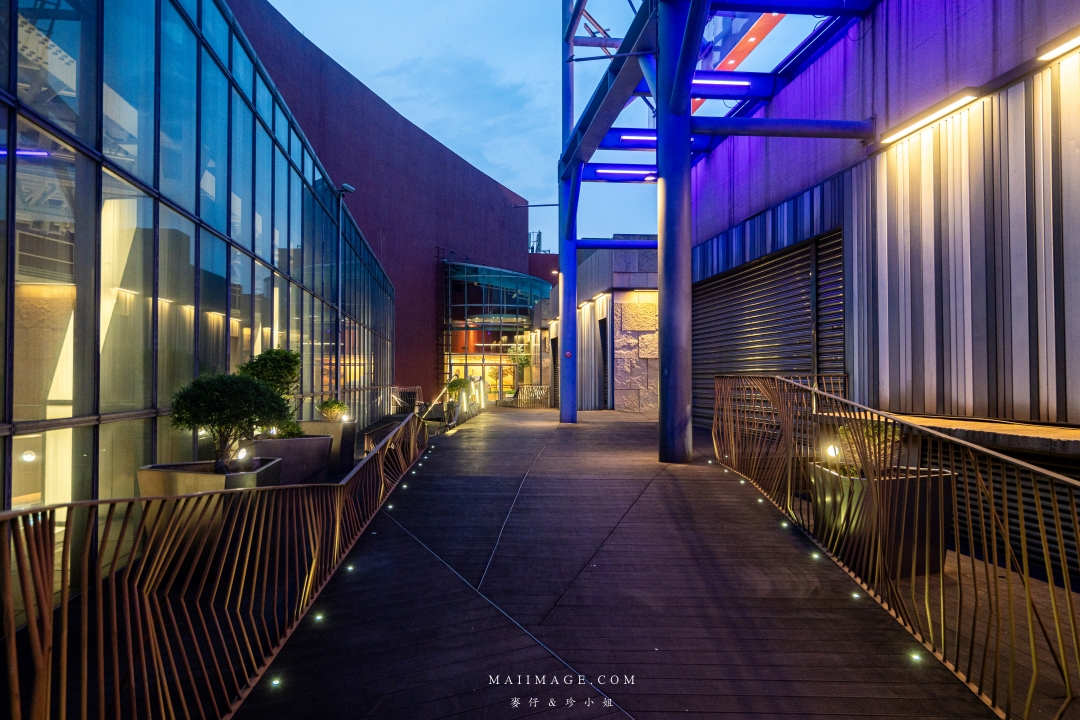【桃園購物推薦】大江購物中心Metrowalk～2025母親節全攻略！大江國際購物中心春夏限定裝置藝術、美食好拍又好吃，讓媽咪嗨翻天！中壢親子一日遊路線，＋全年免費停車，大江才是真正的桃園之光！