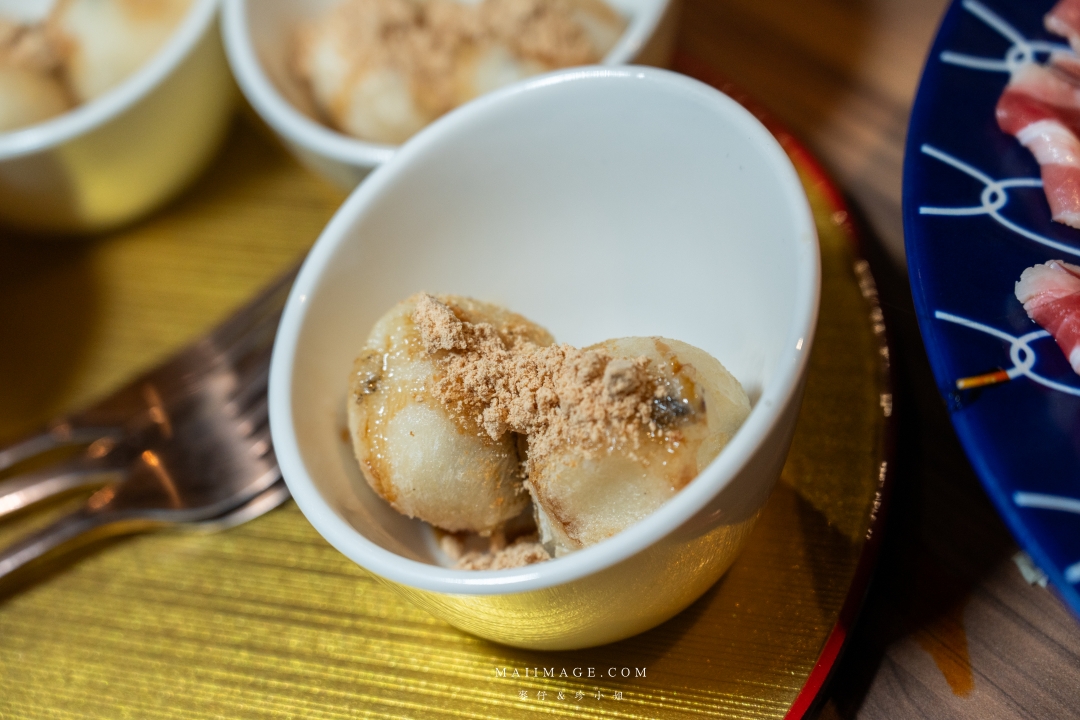 【基隆美食】狸小路炭火燒肉～全新推出麻辣鴛鴦火鍋，大推上海溫麻辣湯+老火雞白湯！基隆美食推薦