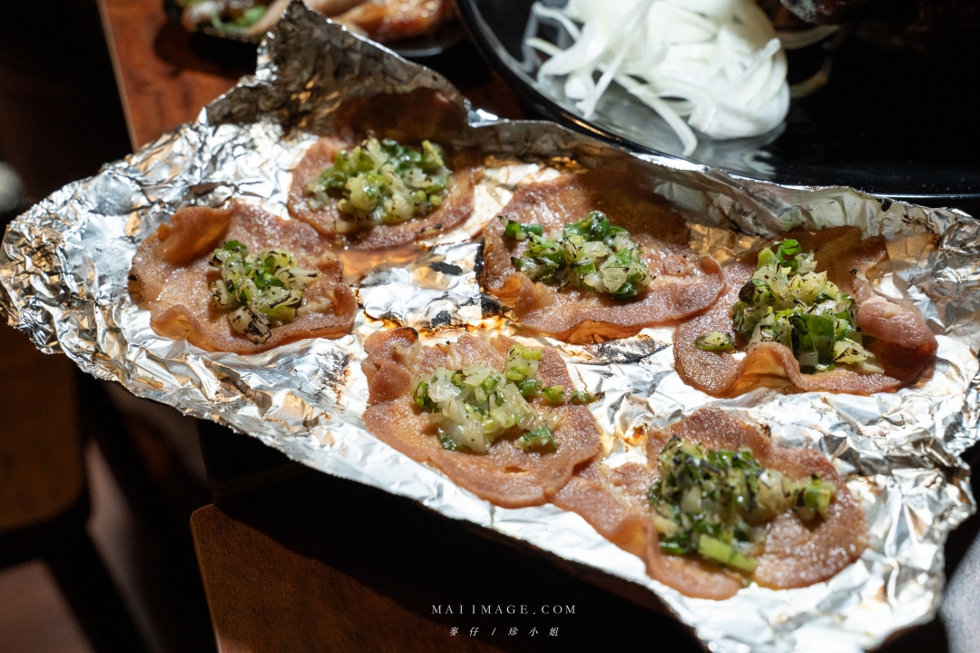 【景美美食】雞老闆桶仔雞景美店～景美夜市也有好吃爆汁桶仔雞，學生吃雞只要399壽星還能免費送！景美捷運站美食推薦