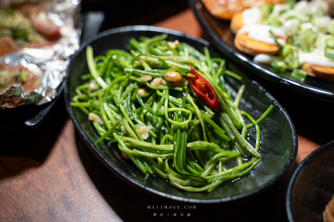 【景美美食】雞老闆桶仔雞景美店～景美夜市也有好吃爆汁桶仔雞，學生吃雞只要399壽星還能免費送！景美捷運站美食推薦