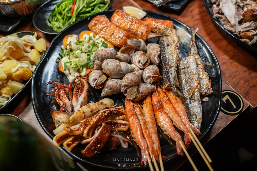 【景美美食】雞老闆桶仔雞景美店～景美夜市也有好吃爆汁桶仔雞，學生吃雞只要399壽星還能免費送！景美捷運站美食推薦