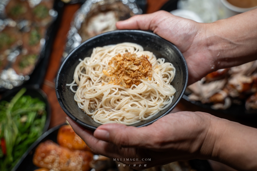 【景美美食】雞老闆桶仔雞景美店～景美夜市也有好吃爆汁桶仔雞，學生吃雞只要399壽星還能免費送！景美捷運站美食推薦