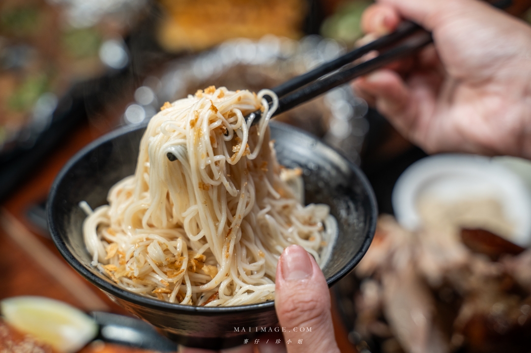 【景美美食】雞老闆桶仔雞景美店～景美夜市也有好吃爆汁桶仔雞，學生吃雞只要399壽星還能免費送！景美捷運站美食推薦