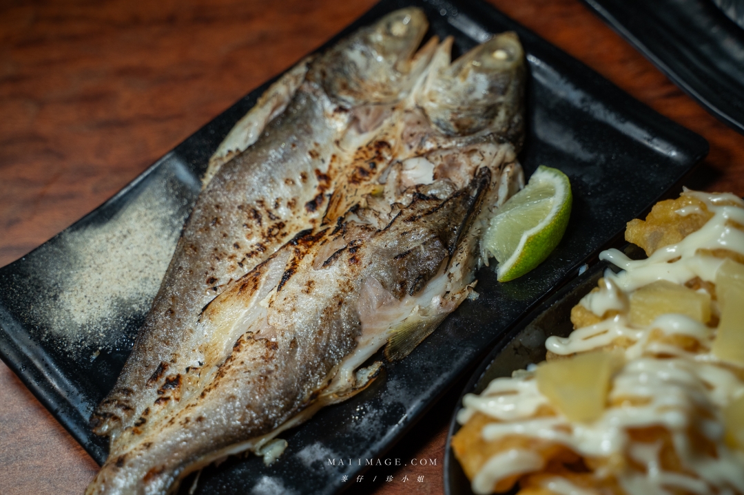 【景美美食】雞老闆桶仔雞景美店～景美夜市也有好吃爆汁桶仔雞，學生吃雞只要399壽星還能免費送！景美捷運站美食推薦