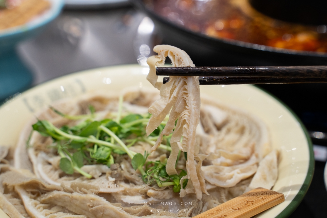 【台北美食】李鐵柱老火鍋 台北光復店～永和重慶老火鍋名店開來台北囉。國父紀念館站美食推薦