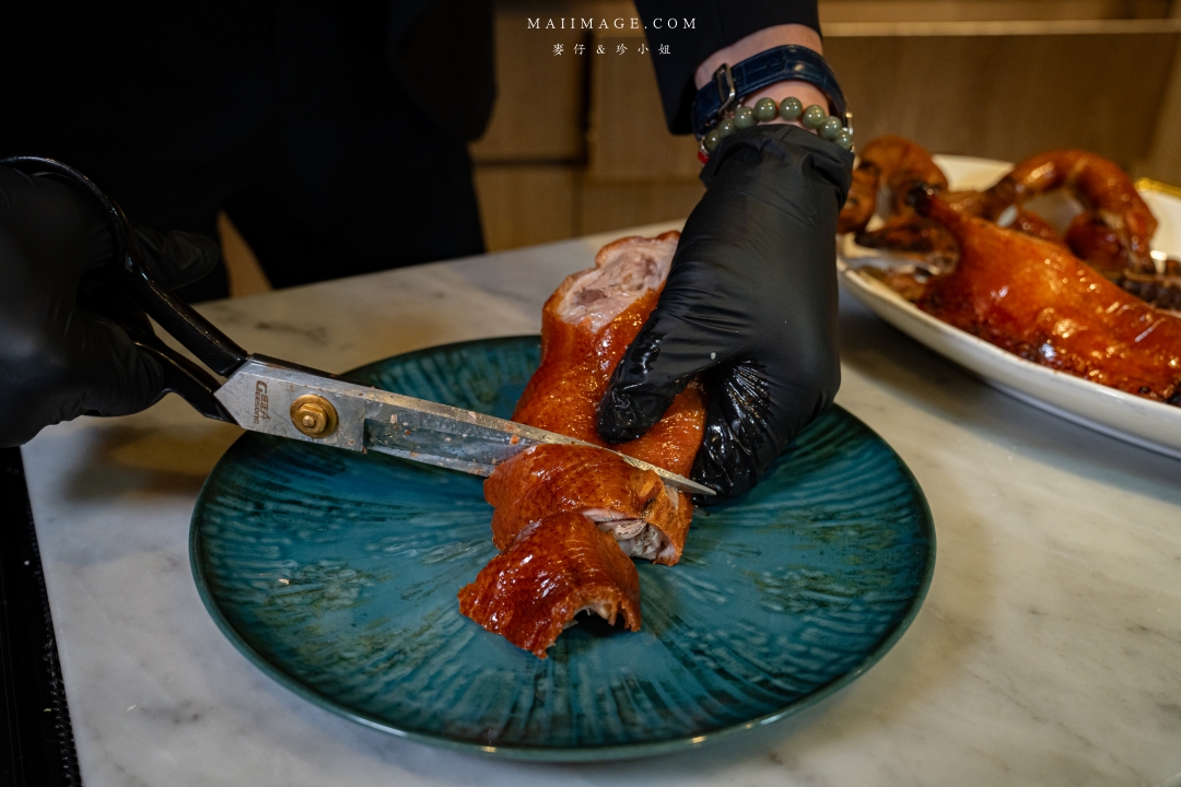 【台北美食】麟聚餐廳~如曦酒店必吃的頂級粵菜,不用傷荷包也能享受到米其林推薦的頂級料理,午間桌菜單桌只要15000,台北米其林餐廳推薦、小巨蛋捷運站美食 【台北美食】麟聚餐廳~如曦酒店必吃的頂級粵菜,不用傷荷包也能享受到米其林推薦的頂級料理,午間桌菜單桌只要15000,台北米其林餐廳推薦、小巨蛋捷運站美食