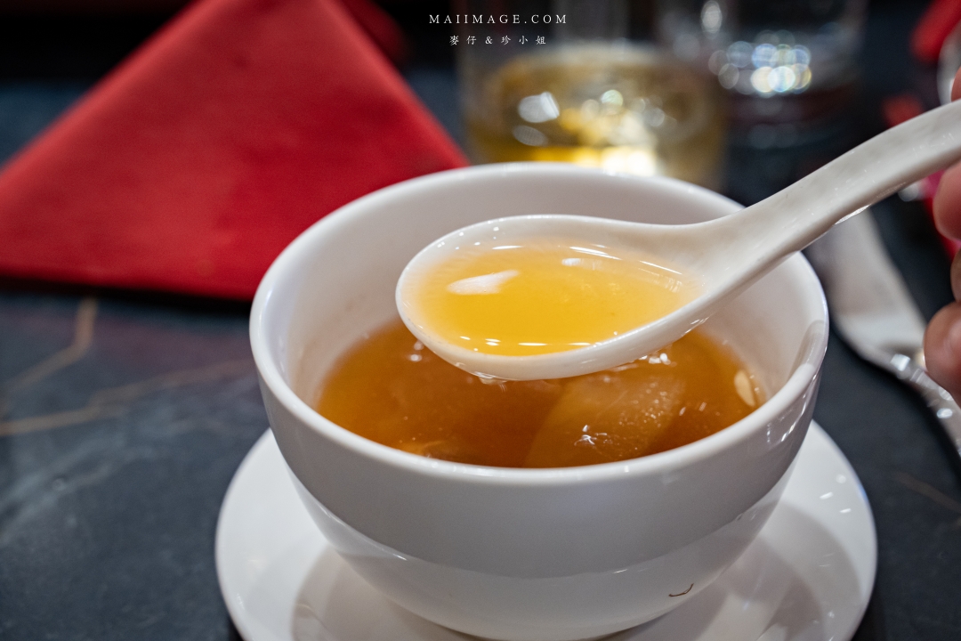 【台北美食】麟聚餐廳~如曦酒店必吃的頂級粵菜,不用傷荷包也能享受到米其林推薦的頂級料理,午間桌菜單桌只要15000,台北米其林餐廳推薦、小巨蛋捷運站美食 【台北美食】麟聚餐廳~如曦酒店必吃的頂級粵菜,不用傷荷包也能享受到米其林推薦的頂級料理,午間桌菜單桌只要15000,台北米其林餐廳推薦、小巨蛋捷運站美食