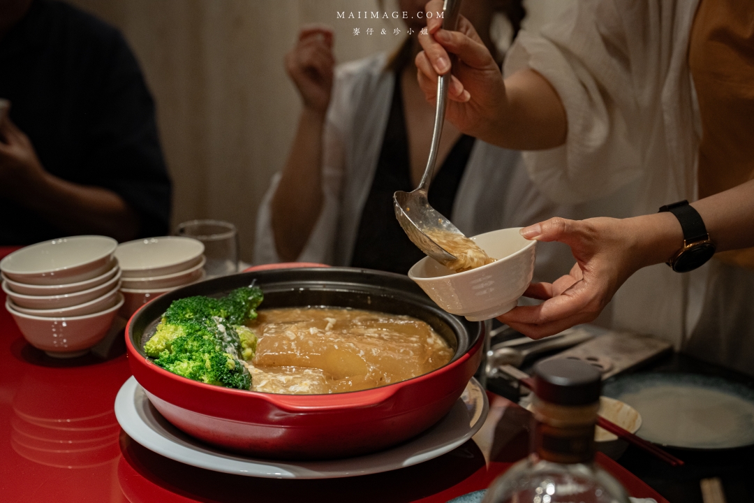 【台北美食】麟聚餐廳~如曦酒店必吃的頂級粵菜,不用傷荷包也能享受到米其林推薦的頂級料理,午間桌菜單桌只要15000,台北米其林餐廳推薦、小巨蛋捷運站美食 【台北美食】麟聚餐廳~如曦酒店必吃的頂級粵菜,不用傷荷包也能享受到米其林推薦的頂級料理,午間桌菜單桌只要15000,台北米其林餐廳推薦、小巨蛋捷運站美食