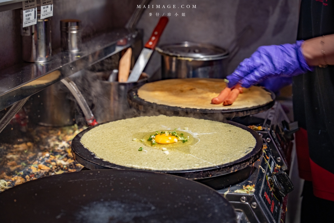 【台北美食】洪記煎餅果子台北旗艦店~遼寧夜市正宗天津煎餅果子專賣店,中山區辦公室下午茶推薦、捷運南京復興站美食 【台北美食】洪記煎餅果子台北旗艦店~遼寧夜市正宗天津煎餅果子專賣店,中山區辦公室下午茶推薦、捷運南京復興站美食