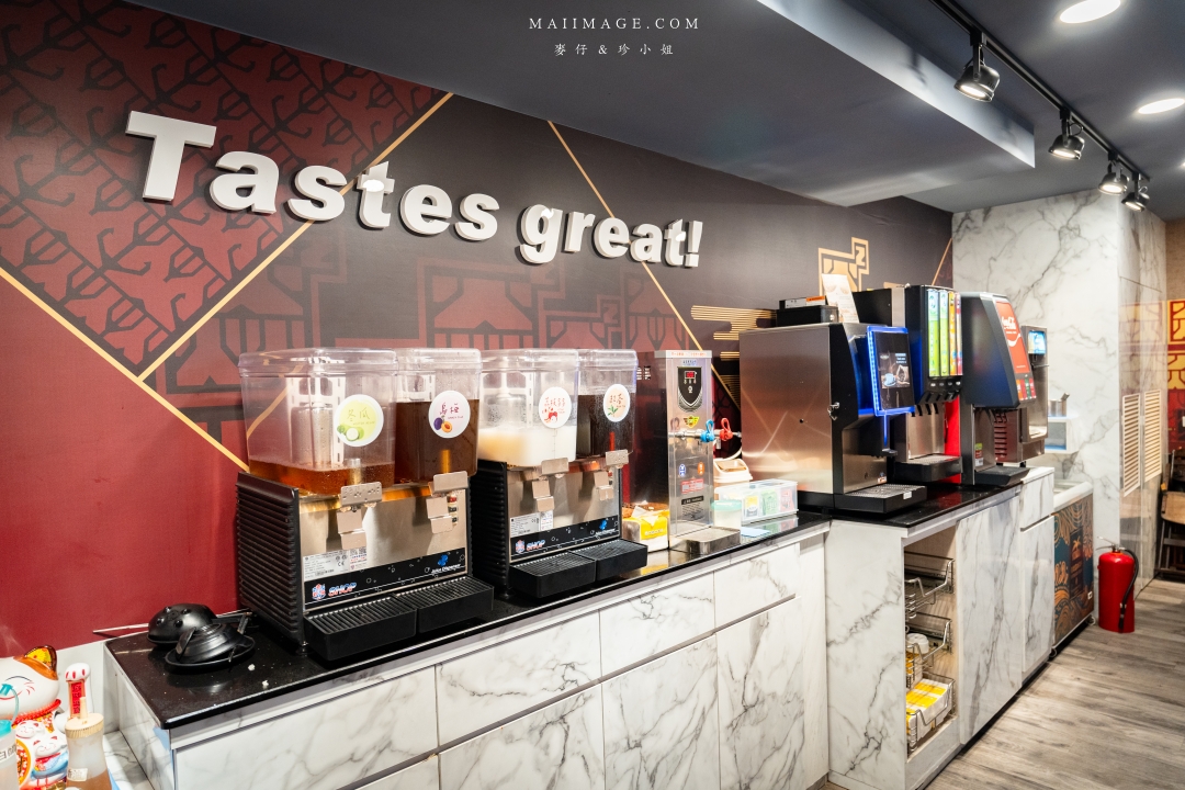 【中和美食】焱焱燒鍋銅盤.鍋物專賣～中和積穗夜市平價大份量銅盤烤肉鍋物，滷肉飯、麻辣鴨血豆腐、小菜、飲料吧、冰淇淋全都讓你吃到飽！中和積穗夜市美食推薦