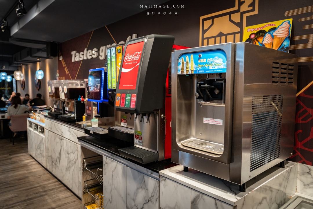 【中和美食】焱焱燒鍋銅盤.鍋物專賣～中和積穗夜市平價大份量銅盤烤肉鍋物，滷肉飯、麻辣鴨血豆腐、小菜、飲料吧、冰淇淋全都讓你吃到飽！中和積穗夜市美食推薦