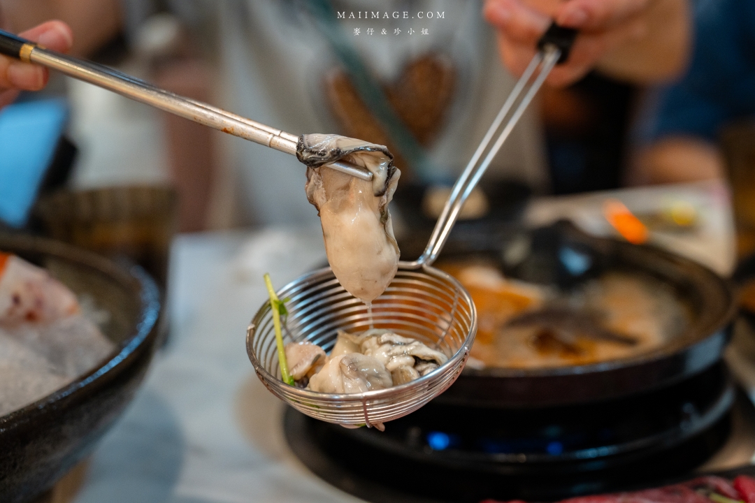 【中和美食】焱焱燒鍋銅盤.鍋物專賣～中和積穗夜市平價大份量銅盤烤肉鍋物，滷肉飯、麻辣鴨血豆腐、小菜、飲料吧、冰淇淋全都讓你吃到飽！中和積穗夜市美食推薦