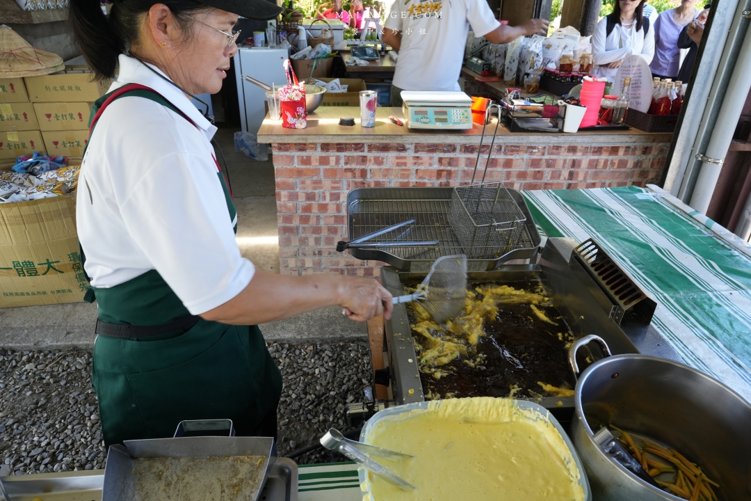 【花蓮富里金針花】2025花蓮富里六十石山金針花季來囉～在地金針花風味餐、竹炭包手作DIY體驗、忘憂亭小瑞士、田媽媽